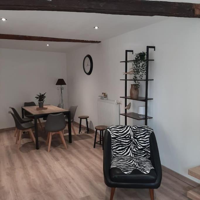 Maison De Ville Vic-le-Comte Zewnętrze zdjęcie